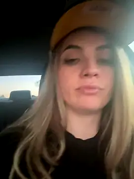 Snapshot of M1l3yD3w chatting on September 2025 01:42:01 AM M1l3yD3w online show from September 2025 01:42:01 AM