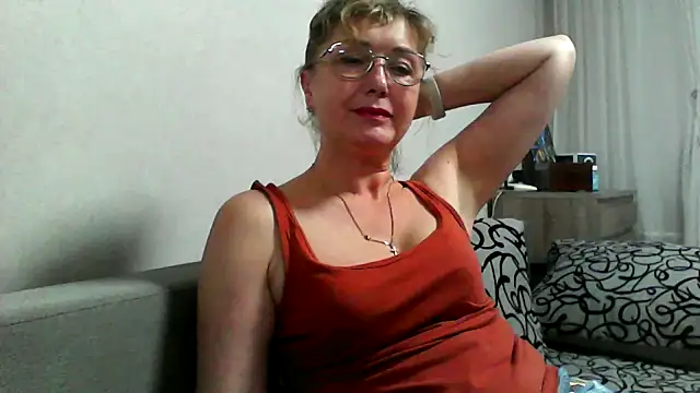 IrynaMolbertx online show from October 2025 04:50:01 PM