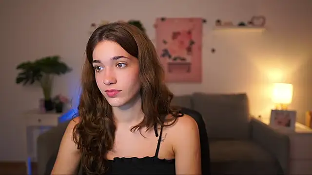 Snapshot of kissie_cat chatting on September 2025 06:20:02 PM kissie cat online show from September 2025 06:20:02 PM