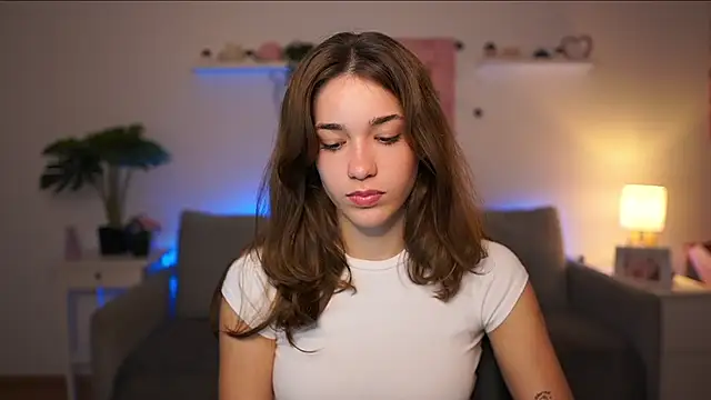 Snapshot of kissie_cat chatting on October 2025 01:08:02 PM kissie cat online show from October 2025 01:08:02 PM