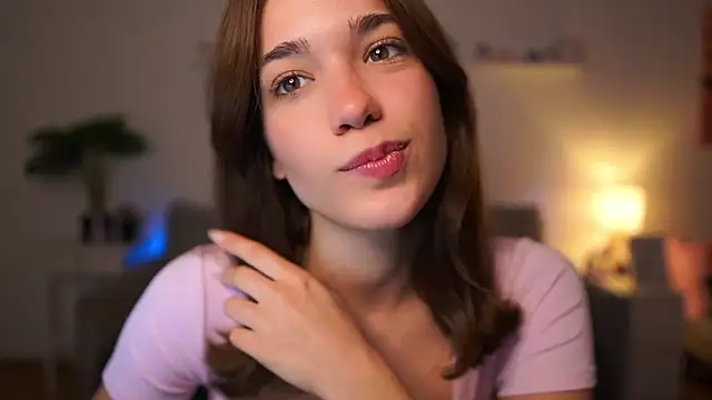 Snapshot of kissie_cat chatting on October 2025 01:11:01 PM kissie cat online show from October 2025 01:11:01 PM