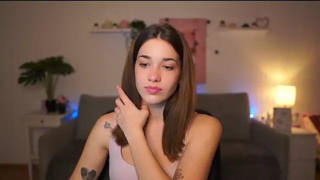 Snapshot of kissie_cat chatting on December 2025 02:04:02 PM kissie cat online show from December 2025 02:04:02 PM