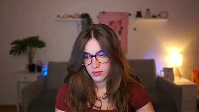 Snapshot of kissie_cat chatting on April 2026 01:11:01 PM kissie cat online show from April 2026 01:11:01 PM