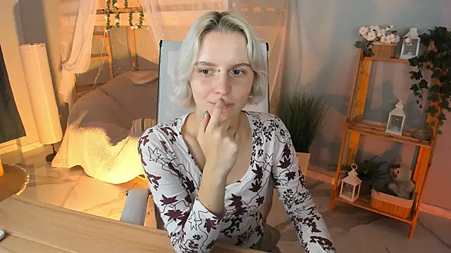 BethanyCloud online show from October 2025 05:18:01 AM