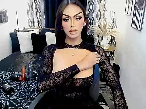 Snapshot of JuicyAsianMeat chatting on October 2025 07:24:01 PM JuicyAsianMeat online show from October 2025 07:24:01 PM