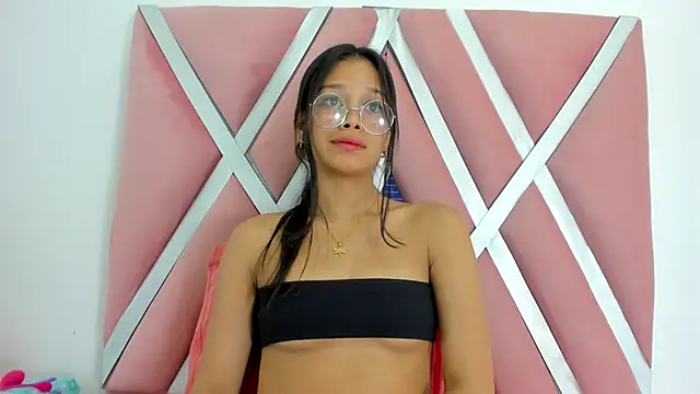 Snapshot of victoriavelasquez chatting on October 2025 09:41:01 PM victoriavelasquez online show from October 2025 09:41:01 PM