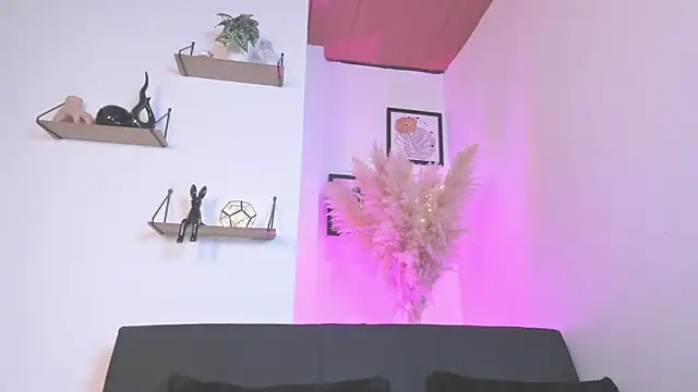 Snapshot of samarahanss chatting on April 2026 12:44:02 PM samarahanss online show from April 2026 12:44:02 PM