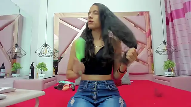 MiaCours online show from December 2025 07:00:01 PM