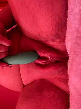 Celine Seybell online show from October 2025 12:48:02 PM