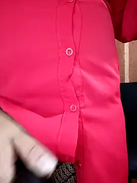 Snapshot of Mia-Glow chatting on November 2025 12:32:01 AM Mia-Glow online show from November 2025 12:32:01 AM