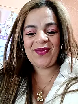 Snapshot of Mia-Glow chatting on November 2025 12:46:01 AM Mia-Glow online show from November 2025 12:46:01 AM