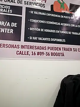 Snapshot of Mia-Glow chatting on December 2025 11:59:01 AM Mia-Glow online show from December 2025 11:59:01 AM