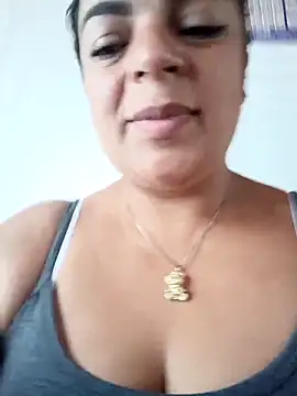 Mia-Glow online show from April 2026 07:06:02 PM