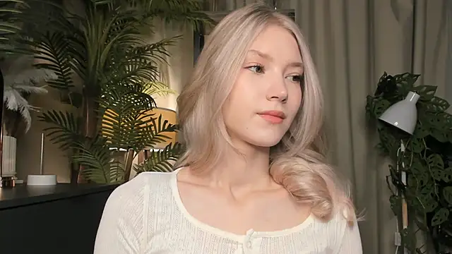 ChinBonnell online show from December 2025 05:48:01 AM