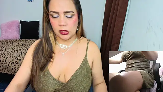 Snapshot of Paulina-Becerraa chatting on July 2026 05:00:01 AM Paulina-Becerraa online show from July 2026 05:00:01 AM