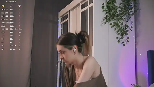 Snapshot of VernonKnapik chatting on September 2025 07:03:01 PM VernonKnapik online show from September 2025 07:03:01 PM