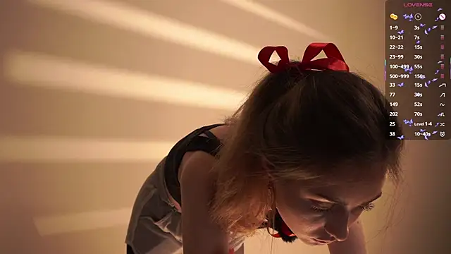 Snapshot of VernonKnapik chatting on November 2025 10:04:02 AM VernonKnapik online show from November 2025 10:04:02 AM