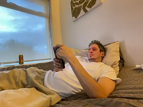 shyandchilling online show from October 2025 04:40:02 PM