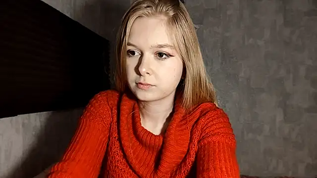 Snapshot of LiaVibes chatting on December 2025 09:02:01 AM LiaVibes online show from December 2025 09:02:01 AM