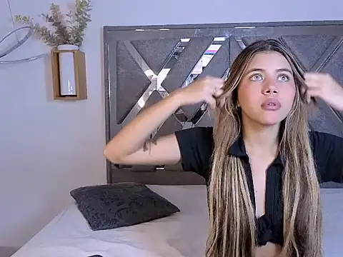 Zaira Luxe online show from December 2025 02:04:01 PM