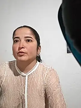 Snapshot of Ainaraazul chatting on December 2025 03:40:02 PM Ainaraazul online show from December 2025 03:40:02 PM