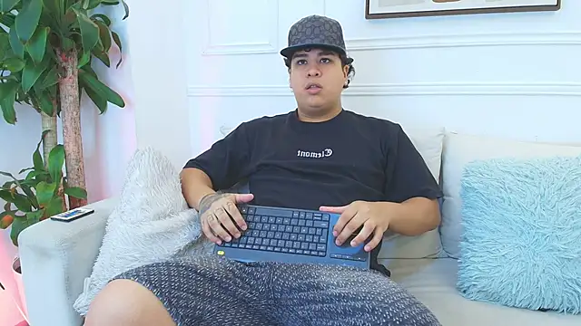 Naim Bennetsex online show from November 2025 06:30:01 PM