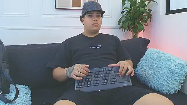 Naim Bennetsex online show from November 2025 07:17:01 PM