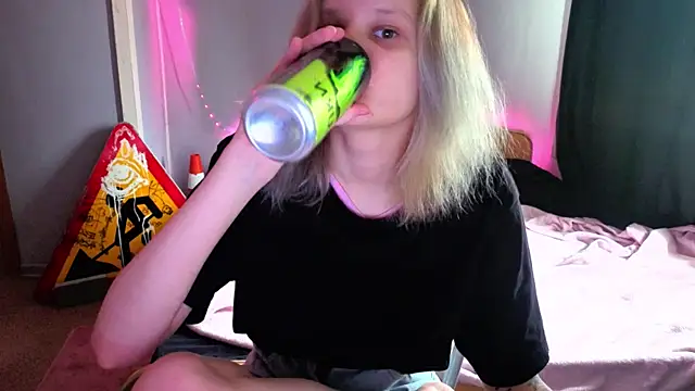 Snapshot of Elieiza_xo chatting on May 2026 09:27:02 AM Elieiza xo online show from May 2026 09:27:02 AM