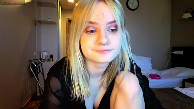 Snapshot of Elieiza_xo chatting on June 2026 11:12:02 AM Elieiza xo online show from June 2026 11:12:02 AM