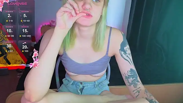 Snapshot of Elieiza_xo chatting on June 2026 09:22:02 AM Elieiza xo online show from June 2026 09:22:02 AM