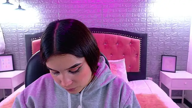 Natalie loffreda online show from September 2025 02:58:02 AM