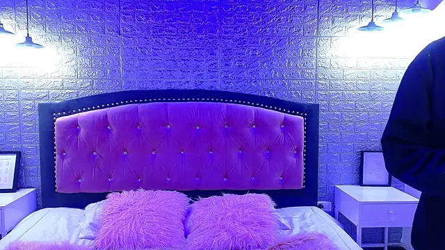 Natalie loffreda online show from October 2025 02:53:01 AM