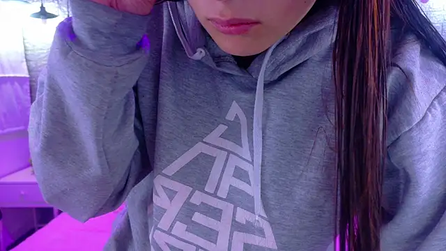 Snapshot of Natalie_loffreda chatting on December 2025 03:24:02 AM Natalie loffreda online show from December 2025 03:24:02 AM