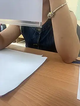 Snapshot of -NhaKy22 chatting on April 2026 06:19:01 AM -NhaKy22 online show from April 2026 06:19:01 AM