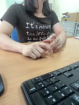 Snapshot of -NhaKy22 chatting on April 2026 02:06:01 AM -NhaKy22 online show from April 2026 02:06:01 AM