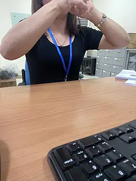 Snapshot of -NhaKy22 chatting on April 2026 01:06:01 AM -NhaKy22 online show from April 2026 01:06:01 AM