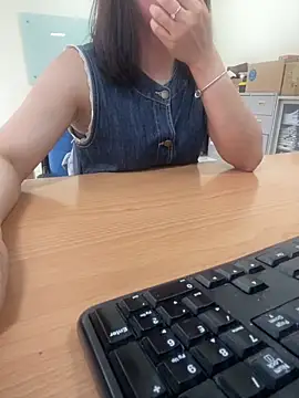 Snapshot of -NhaKy22 chatting on April 2026 01:08:01 AM -NhaKy22 online show from April 2026 01:08:01 AM