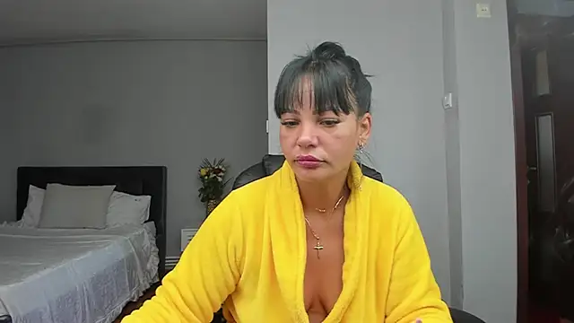 Snapshot of Ella_sweety00 chatting on October 2025 05:28:02 AM Ella sweety00 online show from October 2025 05:28:02 AM