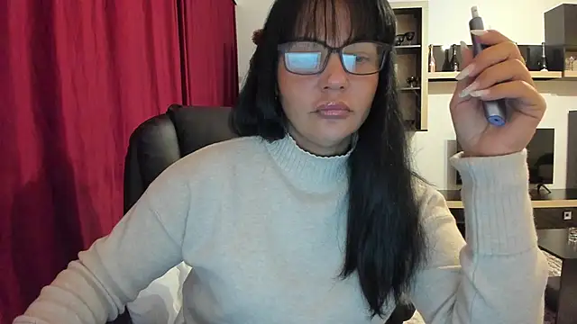 Snapshot of Ella_sweety00 chatting on December 2025 04:22:01 PM Ella sweety00 online show from December 2025 04:22:01 PM