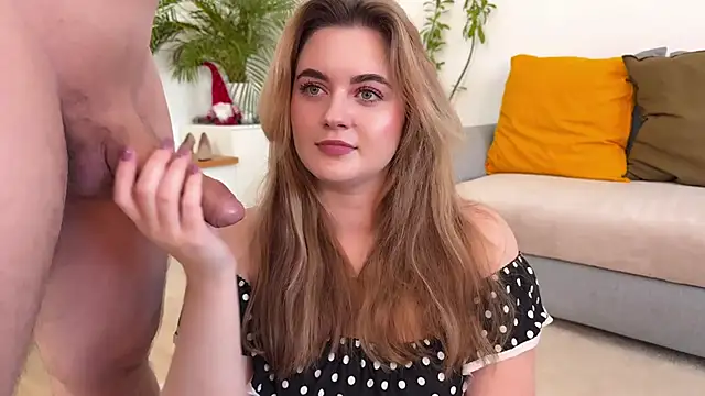 Snapshot of maria_and_alex chatting on April 2026 04:11:02 PM maria and alex online show from April 2026 04:11:02 PM