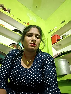 Hot-piuy online show from September 2025 06:30:01 PM