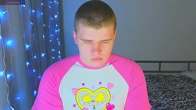 kittenmurr online show from December 2025 12:48:02 AM