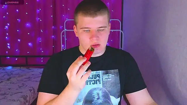 kittenmurr online show from April 2026 04:52:01 PM