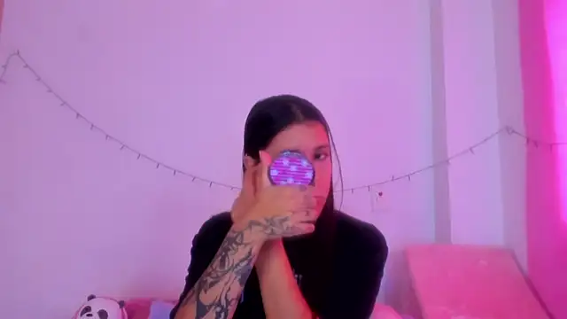 Abby roussee online show from November 2025 01:33:02 PM