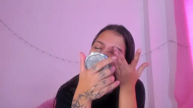 Abby roussee online show from November 2025 01:40:01 PM