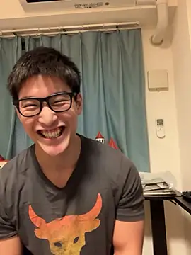 Snapshot of masucle216 chatting on April 2026 01:29:02 PM masucle216 online show from April 2026 01:29:02 PM