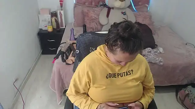 patty squirt  online show from April 2026 11:37:02 AM