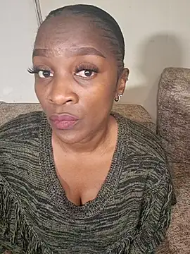 Yummychoklit online show from July 2026 03:47:01 PM