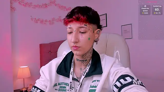 Snapshot of Luci_Rose chatting on April 2026 10:04:01 PM Luci Rose online show from April 2026 10:04:01 PM