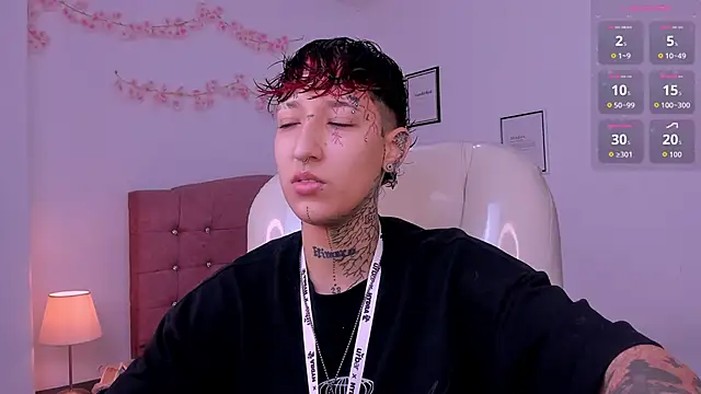 Snapshot of Luci_Rose chatting on April 2026 06:34:01 PM Luci Rose online show from April 2026 06:34:01 PM